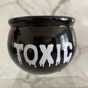 Cauldron ceramic pot